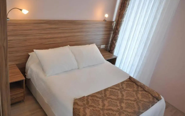 Dort Mevsim Suit Otel