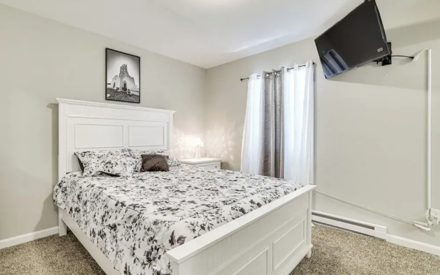 Family-friendly Tobyhanna Home: Lake & Pool Access