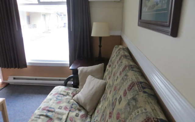 Harrison Village Motel