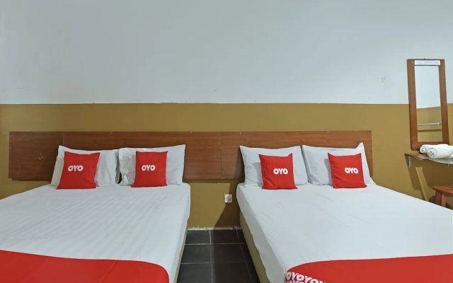 OYO 90794 Maple Hotel