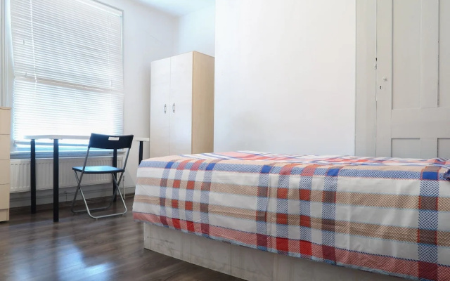 Clemence Street - Deluxe Single Guest Room 5