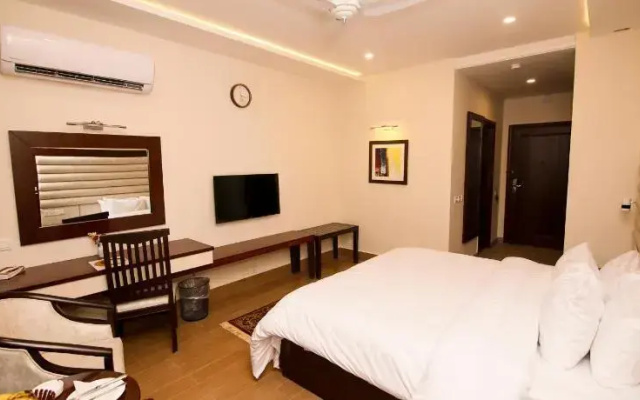 Hotel One Rahim Yar Khan Club Road