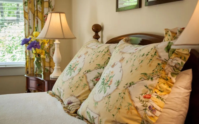 Chanticleer Inn