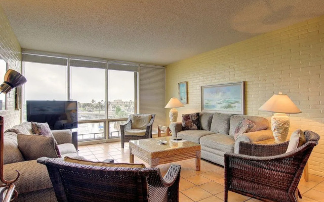 Channelview 207