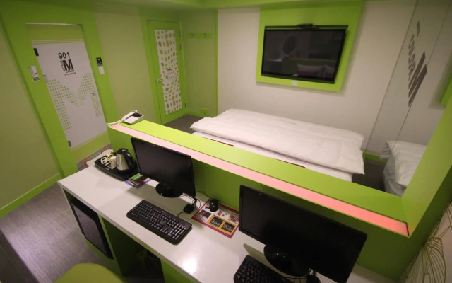 Color M motel