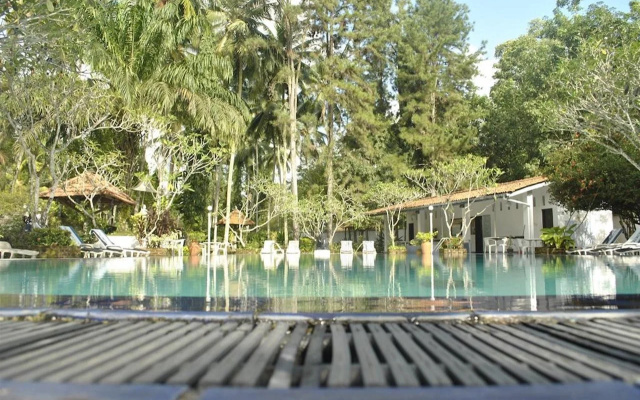 Ratnaloka Tour Inn