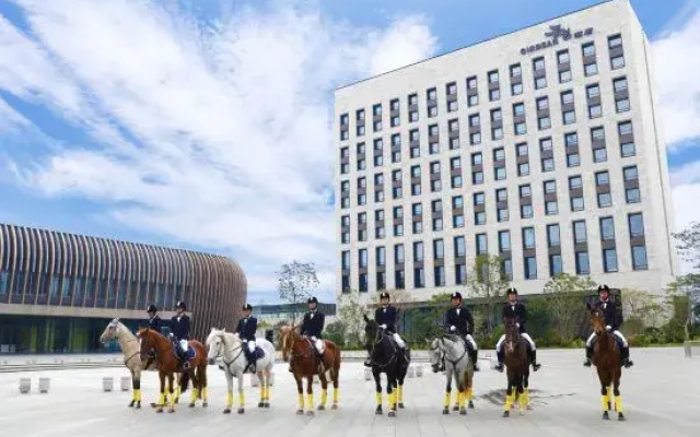 Girdear Hotel