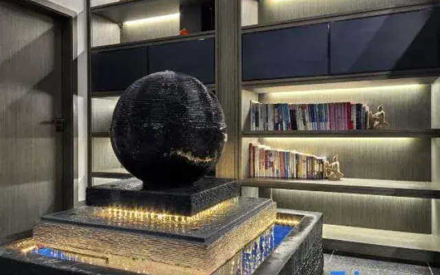Wanfenglin Baihua Hotel