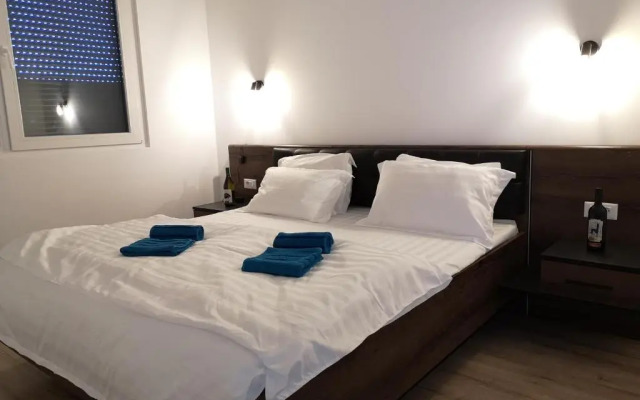 Ared-Atrium Mall ChrysFlatty 3 Premium apartment 60mp