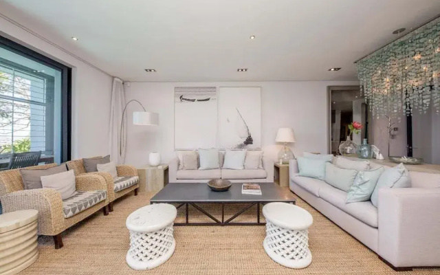 Loader Villa