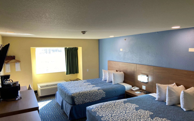 Days Inn & Suites by Wyndham Pryor