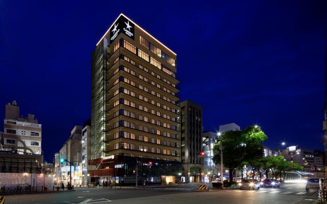 Отель Candeo Hotels Kobe Torroad Кобе вид на фасад