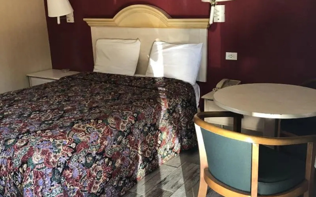 Travelers Inn