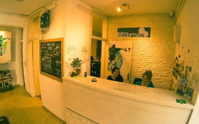 Whole Wide World Hostel & Bar