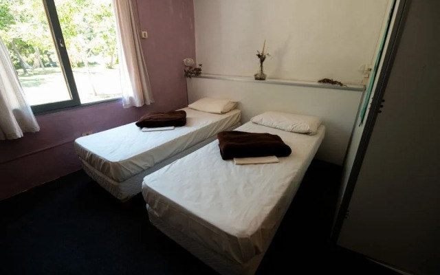 Mundaka Hostel y Bar - Adults Only