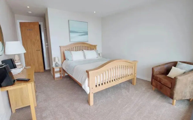 Seaside Bliss Retreat in Westward Ho!
