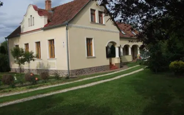 Faluszéli Tóthék Vendégháza