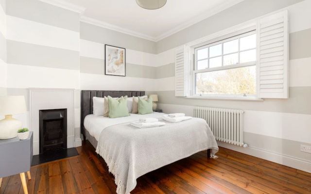Spacious 3 Bed Flat Putney