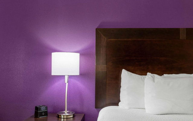 La Quinta Inn & Suites by Wyndham Huntsville Airport Madison