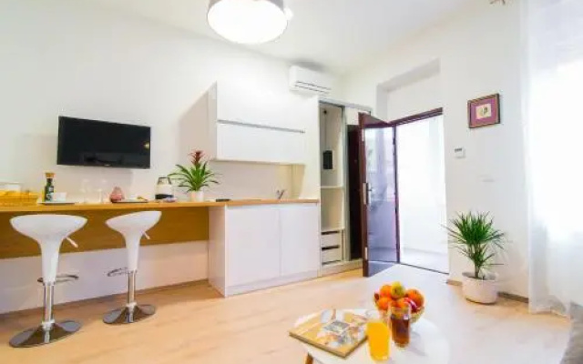 Polai Center Apartments
