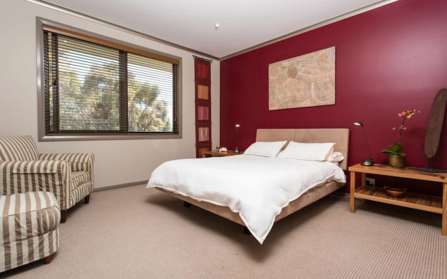 Tura Beachhouse in Dolphin Cove
