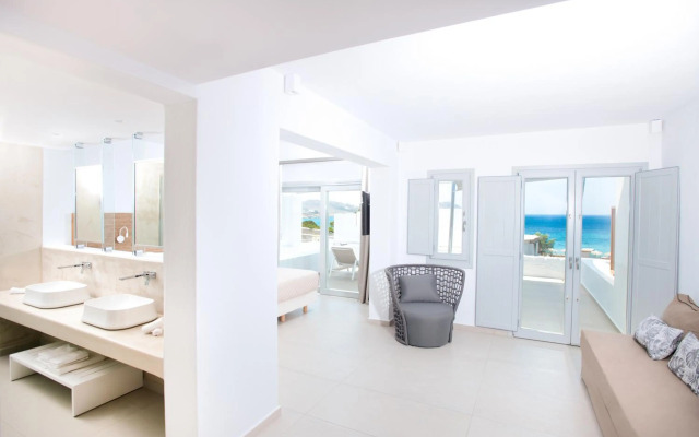 Manoulas Beach Mykonos Resort