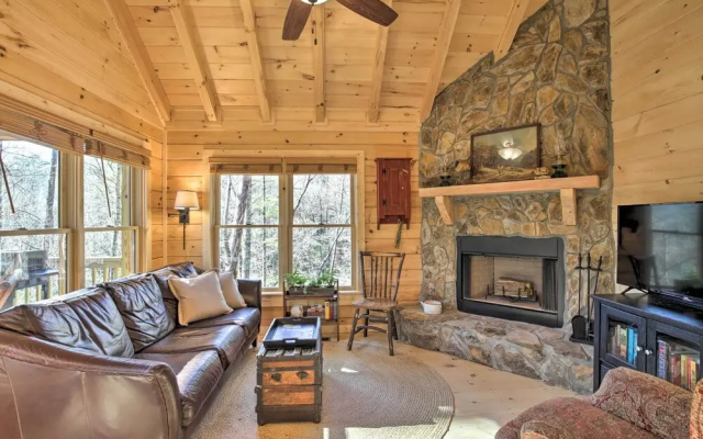 Cherry Log Couples Cabin Near Hiking & Waterfalls