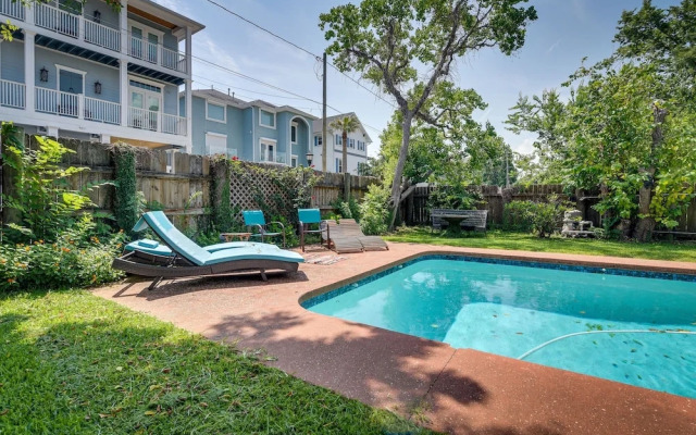 Texas Escape w/ Private Pool, Grill & Balconies!