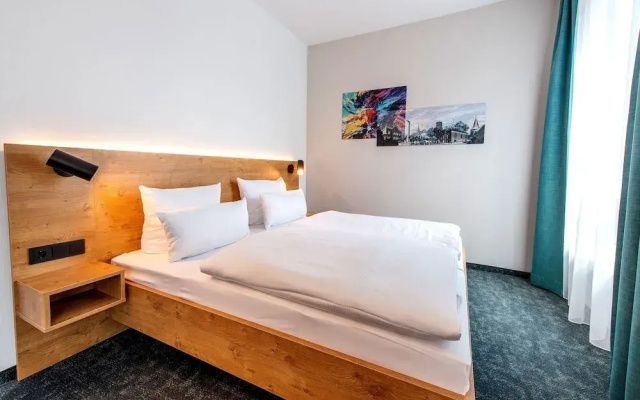 JaHotel
