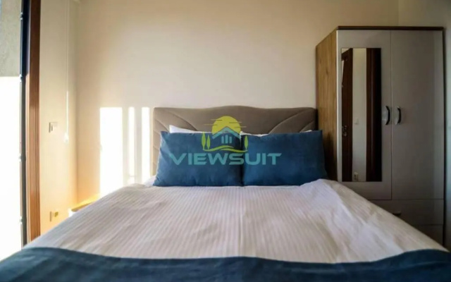 View Suit C1