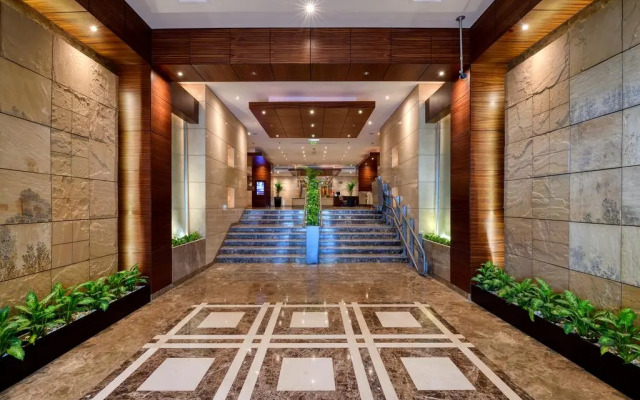 Majestic City Retreat Hotel