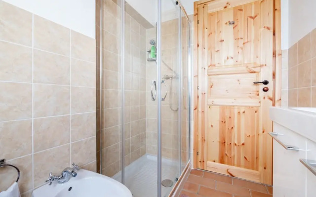Secluded Apartment in Pennabili with Whirlpool