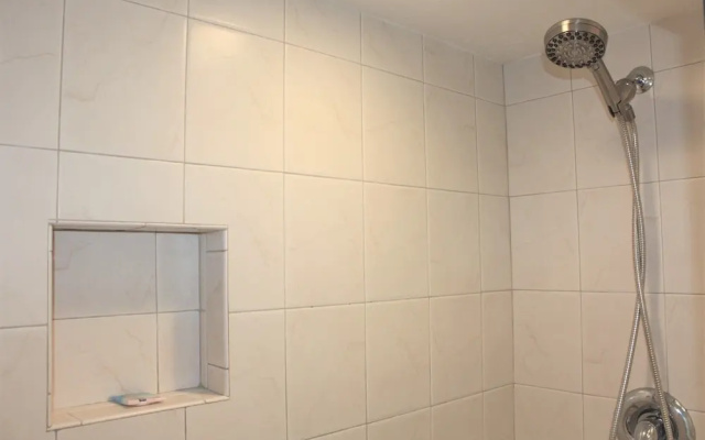 Jamaica Royale T64 - 2 Br Condo