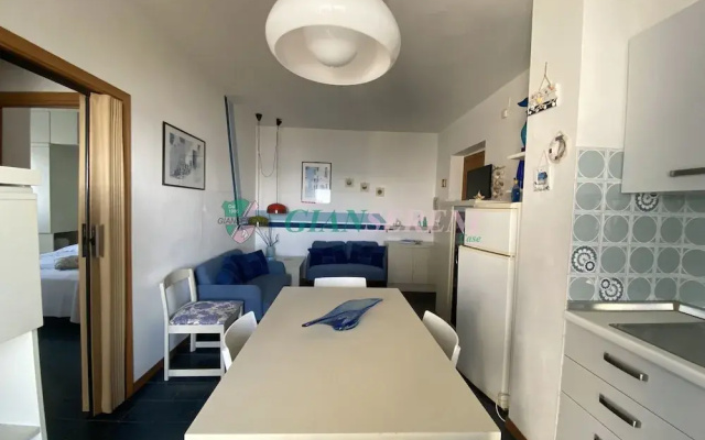 Three-room Apartment Sleeps 5 IN THE Conchiglia-rif Conchiglia