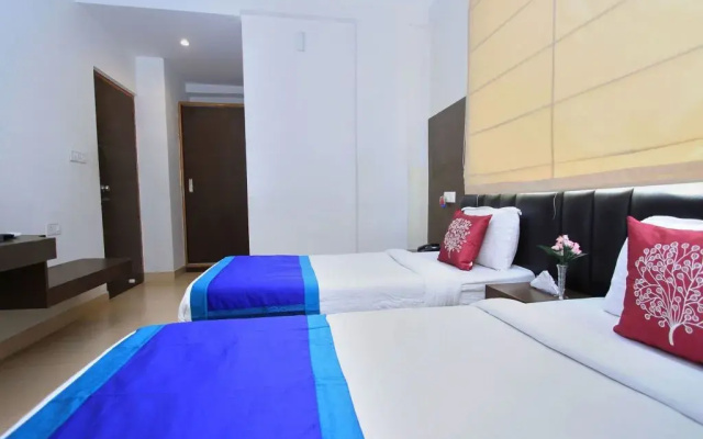 OYO 763 Donatella Suites