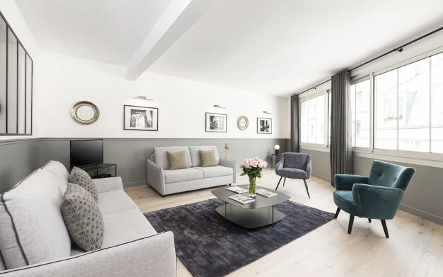 Luxury 3BDR Le Marais III by Livinparis