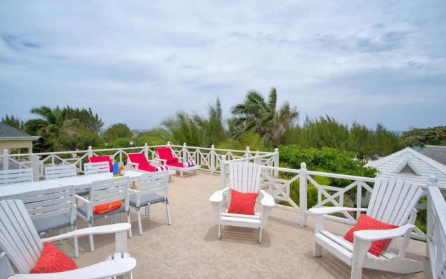 Dreamin Villa - 3 B R Beachfront w Staff
