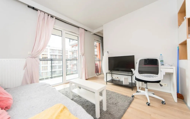 Main Trainstation one bedroom AC p4you