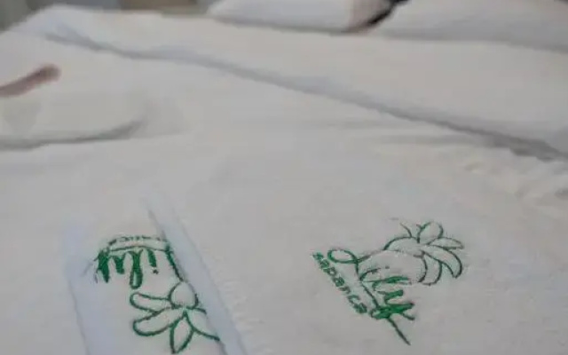 White Lily(Contact To Property 7 Days In Advance)