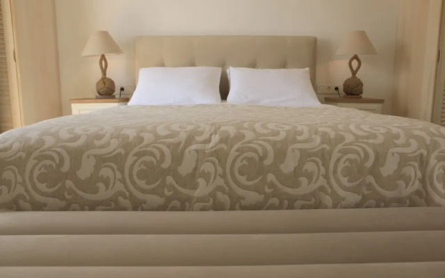 Theasis Luxury Suites
