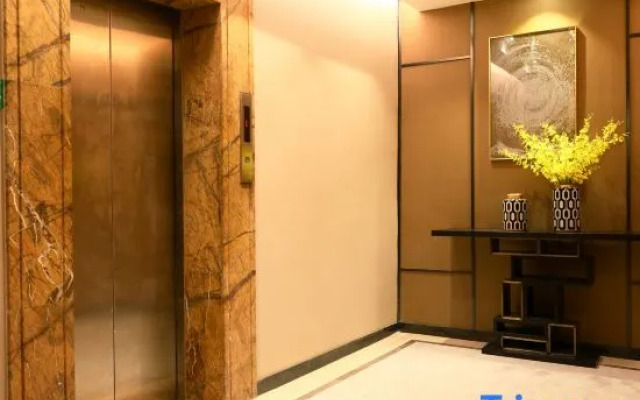 Youyi Holiday Hotel (Foshan Lishui Big Commercial Center Branch)