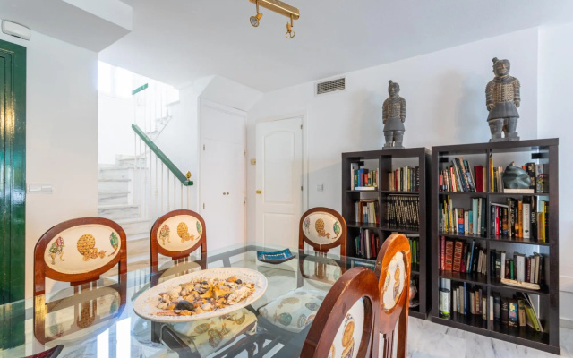 Lunamar 82 Apartment by GHR Rentals