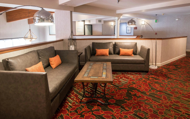 Empieria High Sierra Hotel