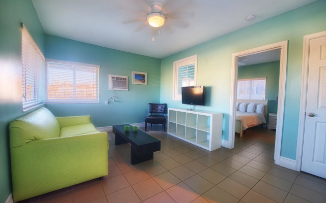 Hollywood Beachside Boutique Suites