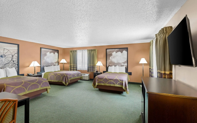 Super 8 by Wyndham Jefferson