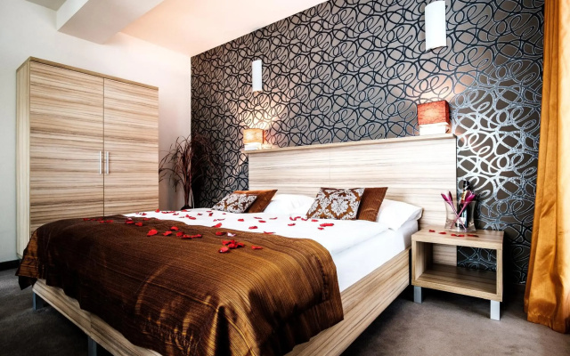 Hotel Deluxe