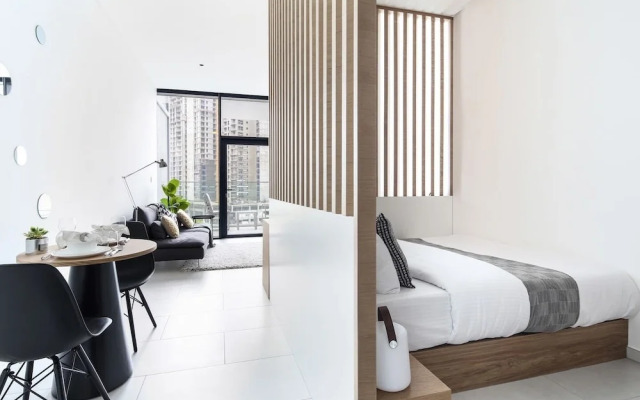 Modern & Adorable Studio w/ Spectacular Burj Khalifa Views!