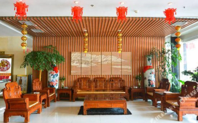 LANOU INTERNATIONAL Hotel (Nanyang Zhenping Station Shifosi Jade Carving)