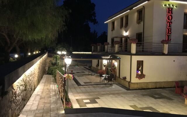 Hotel Al Ritrovo Пьяцца-Армерина вид на фасад
