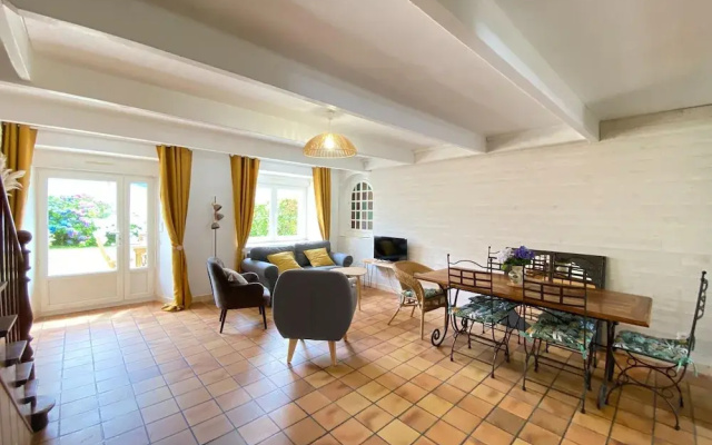 Charming Cottage Near Mont St. Michel Bay